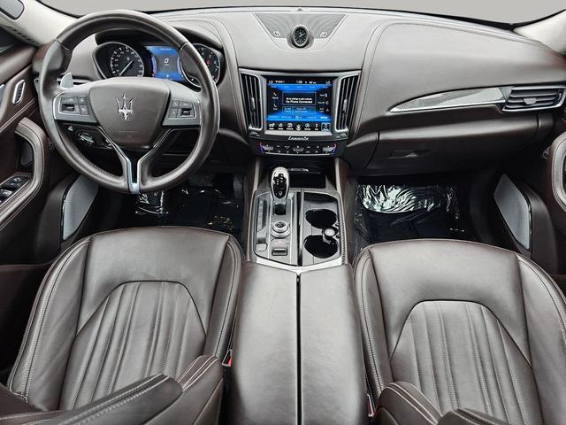 Photo of 2017 Nero Ribelle Mica Maserati Levante