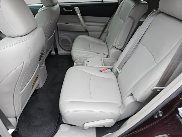 Photo of 2013 Sizzling Crimson Mica Toyota Highlander