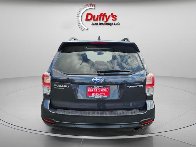 Photo of 2018 Dark Gray Metallic Subaru Forester