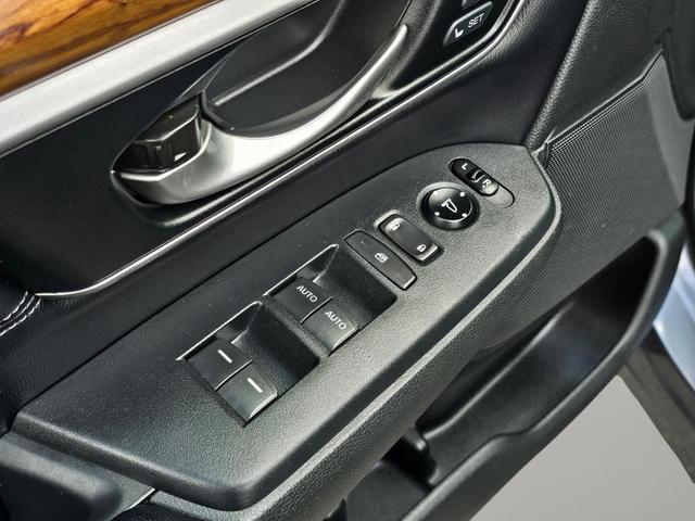 Photo of 2018 Modern Steel Metallic Honda CR-V