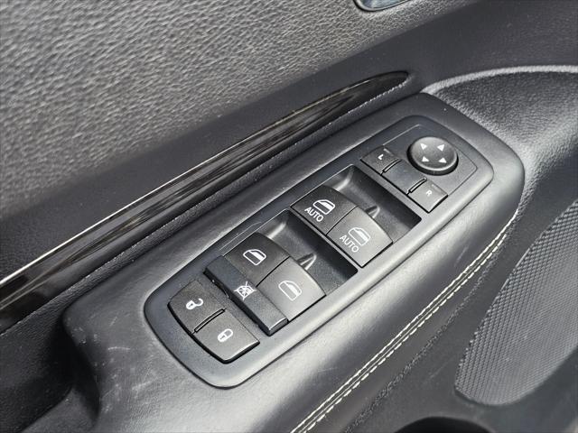 Photo of 2016 Brilliant Black Crystal Pearl Coat Dodge Durango