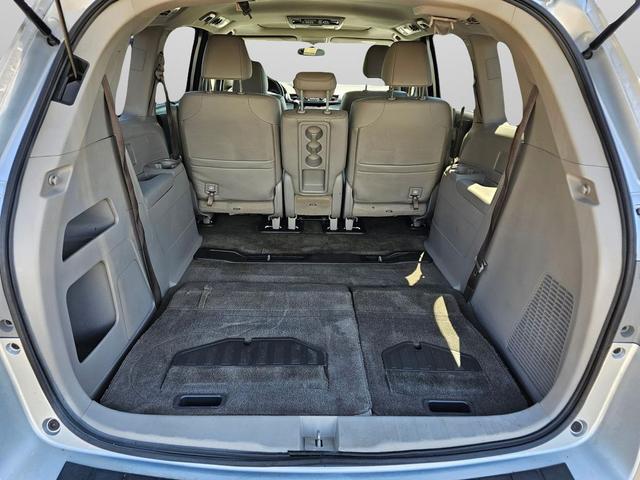 Photo of 2012 Alabaster Silver Metallic Honda Odyssey