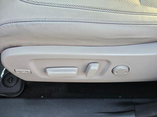 Photo of 2015 Shoreline Blue Pearl Toyota Highlander
