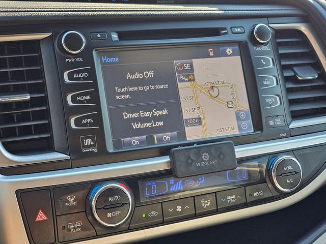 Photo of 2015 Shoreline Blue Pearl Toyota Highlander