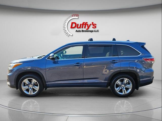 Photo of 2015 Shoreline Blue Pearl Toyota Highlander