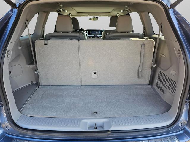 Photo of 2015 Shoreline Blue Pearl Toyota Highlander