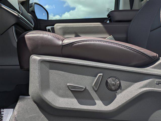 Photo of 2025 STAR WHITE MET TRI-COAT Ford Expedition Max