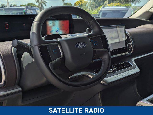 Photo of 2025 STAR WHITE MET TRI-COAT Ford Expedition Max