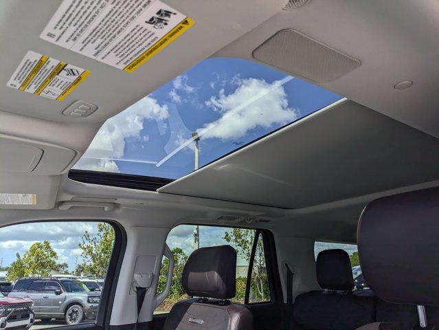 Photo of 2025 STAR WHITE MET TRI-COAT Ford Expedition Max