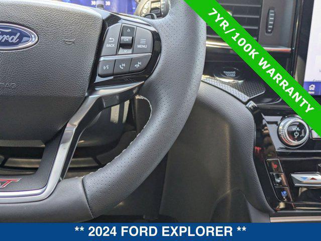 Photo of 2024 Rapid Red Metallic Tinted Clearcoat Ford Explorer