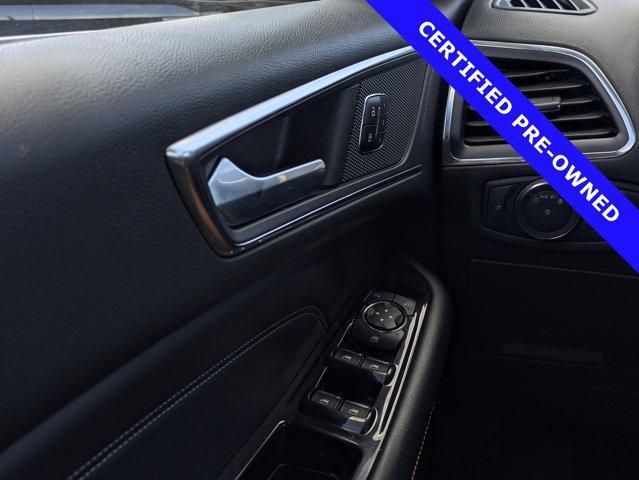 Photo of 2018 INGOT SILVER METALLIC Ford Edge