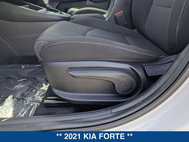 Photo of 2021 Clear White Kia Forte