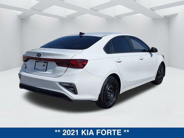Photo of 2021 Clear White Kia Forte