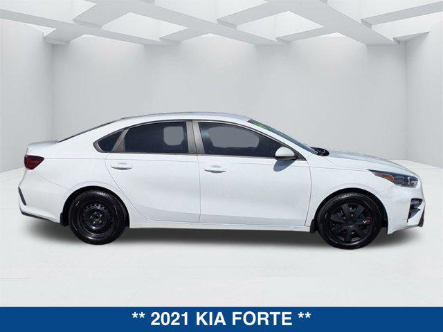 Photo of 2021 Clear White Kia Forte
