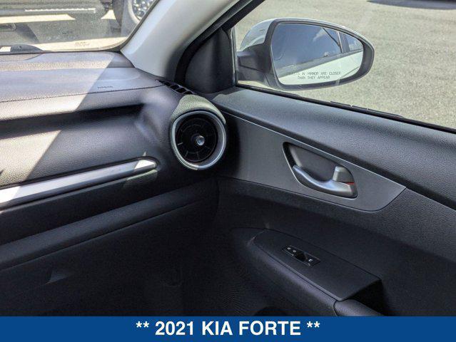 Photo of 2021 Clear White Kia Forte