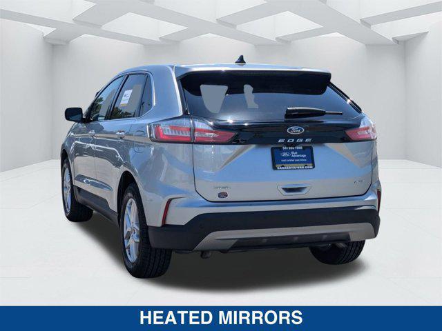 Photo of 2023 Iconic Silver Metallic Ford Edge