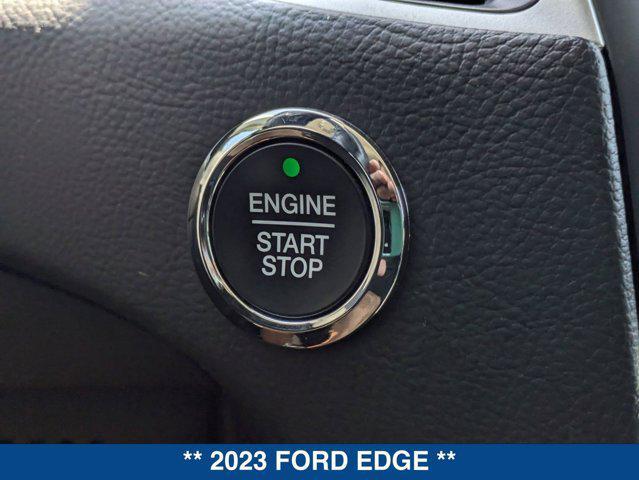 Photo of 2023 Iconic Silver Metallic Ford Edge