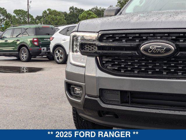Photo of 2025 CARBONIZED GRAY METALLIC Ford Ranger