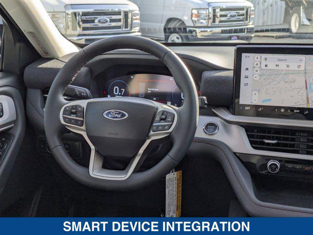 Photo of 2025 White Ford Explorer