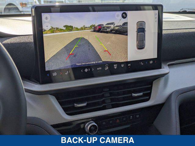 Photo of 2025 White Ford Explorer