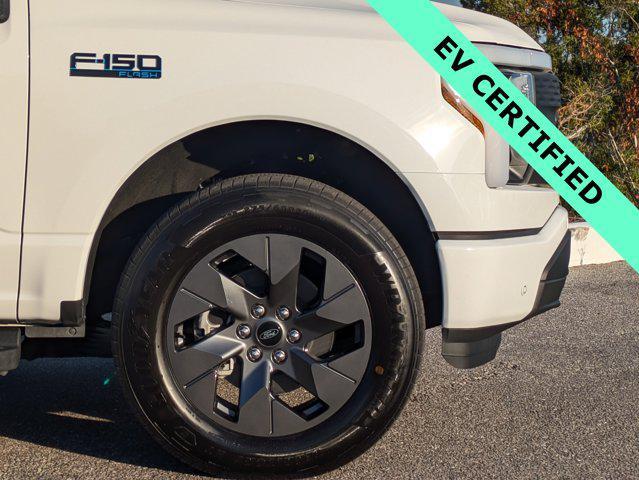 Photo of 2025 OXFORD WHITE Ford F-150 Lightning