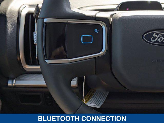 Photo of 2025 STAR WHITE MET TRI-COAT Ford Expedition