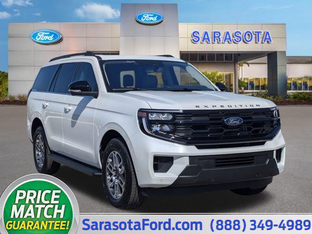 Photo of 2025 STAR WHITE MET TRI-COAT Ford Expedition