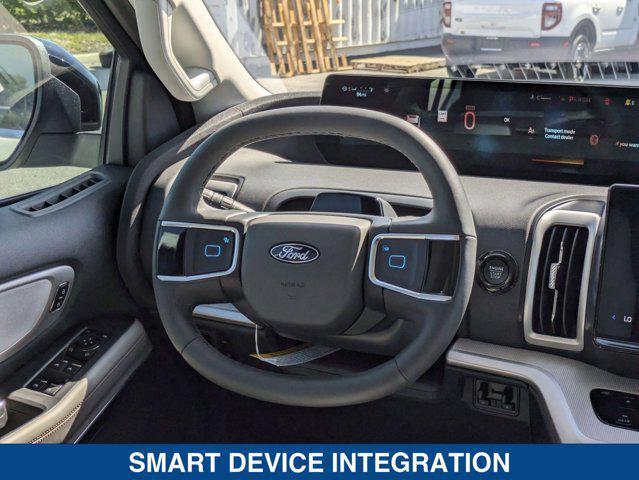 Photo of 2025 STAR WHITE MET TRI-COAT Ford Expedition