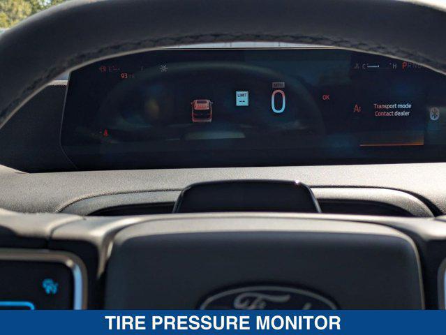 Photo of 2025 STAR WHITE MET TRI-COAT Ford Expedition