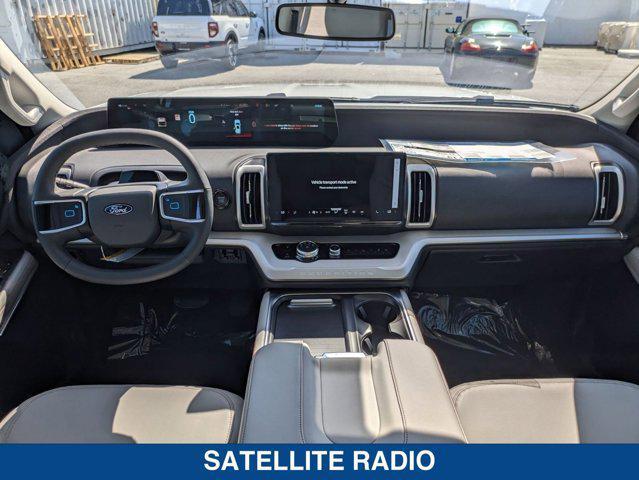 Photo of 2025 STAR WHITE MET TRI-COAT Ford Expedition