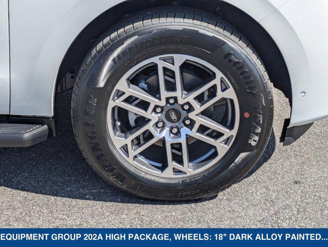 Photo of 2025 STAR WHITE MET TRI-COAT Ford Expedition