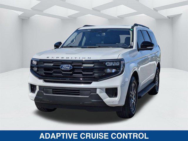 Photo of 2025 STAR WHITE MET TRI-COAT Ford Expedition