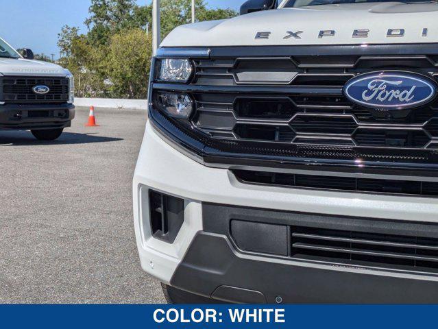 Photo of 2025 STAR WHITE MET TRI-COAT Ford Expedition