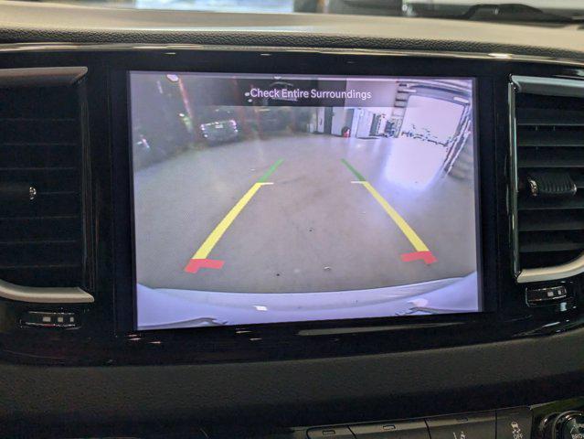 Photo of 2023 Bright White Clearcoat Chrysler Pacifica