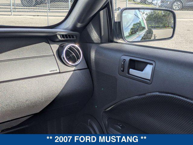 Photo of 2007 Black Clearcoat Ford Mustang