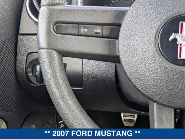 Photo of 2007 Black Clearcoat Ford Mustang