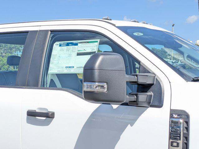 Photo of 2025 Oxford White Ford F-350