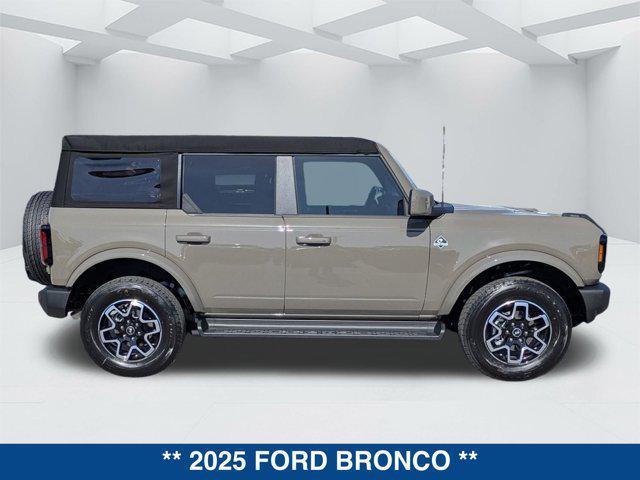 Photo of 2025 MARSH GRAY Ford Bronco