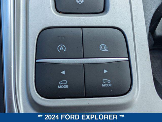 Photo of 2024 OXFORD WHITE Ford Explorer