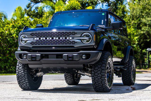 Photo of 2025 SHADOW BLACK Ford Bronco