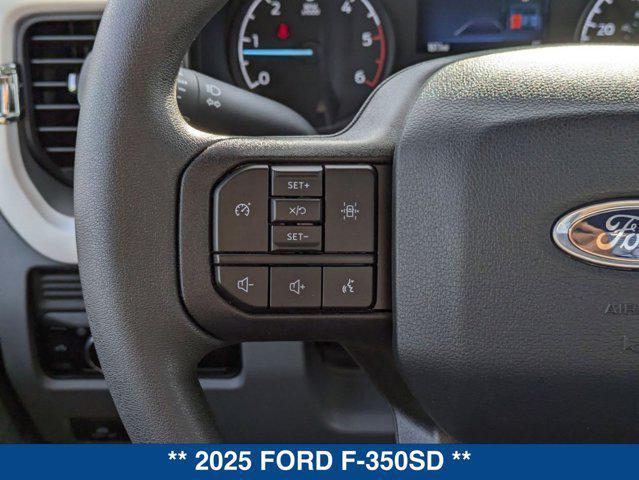 Photo of 2025 Oxford White Ford F-350
