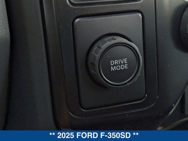 Photo of 2025 Oxford White Ford F-350