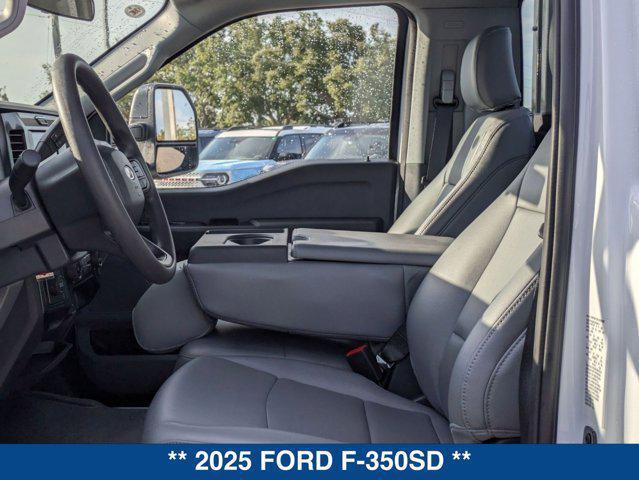 Photo of 2025 Oxford White Ford F-350