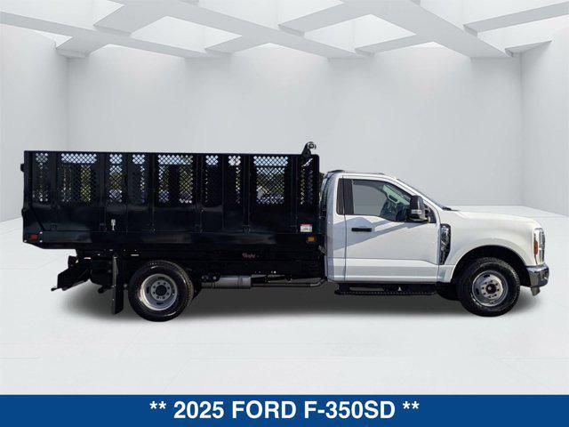 Photo of 2025 Oxford White Ford F-350