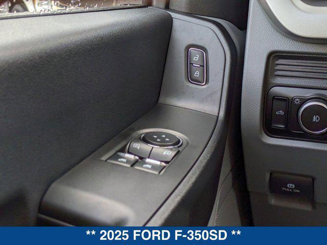 Photo of 2025 Oxford White Ford F-350
