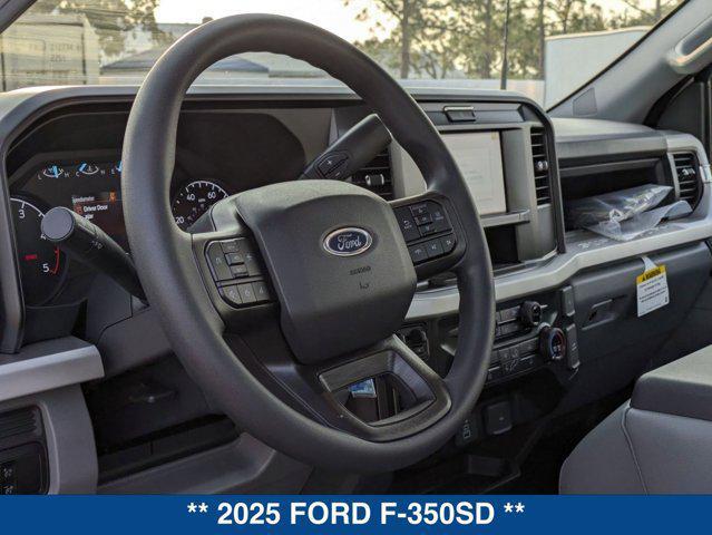Photo of 2025 Oxford White Ford F-350