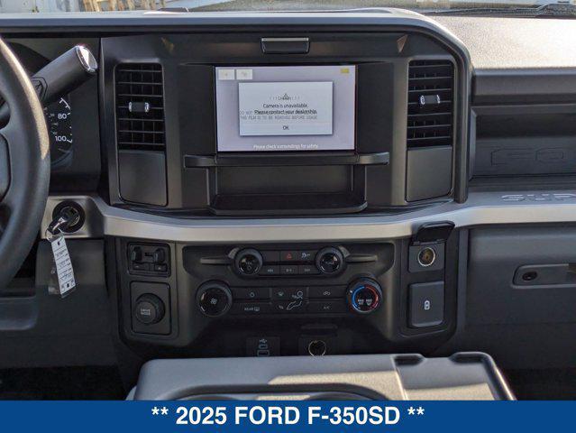 Photo of 2025 Oxford White Ford F-350