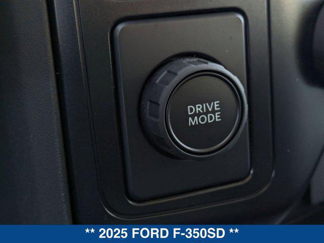 Photo of 2025 Oxford White Ford F-350