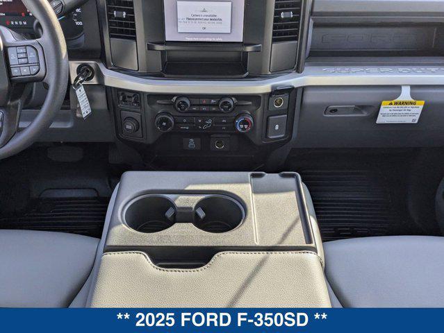 Photo of 2025 Oxford White Ford F-350