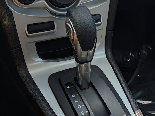 Photo of 2019 OXFORD WHITE Ford Fiesta